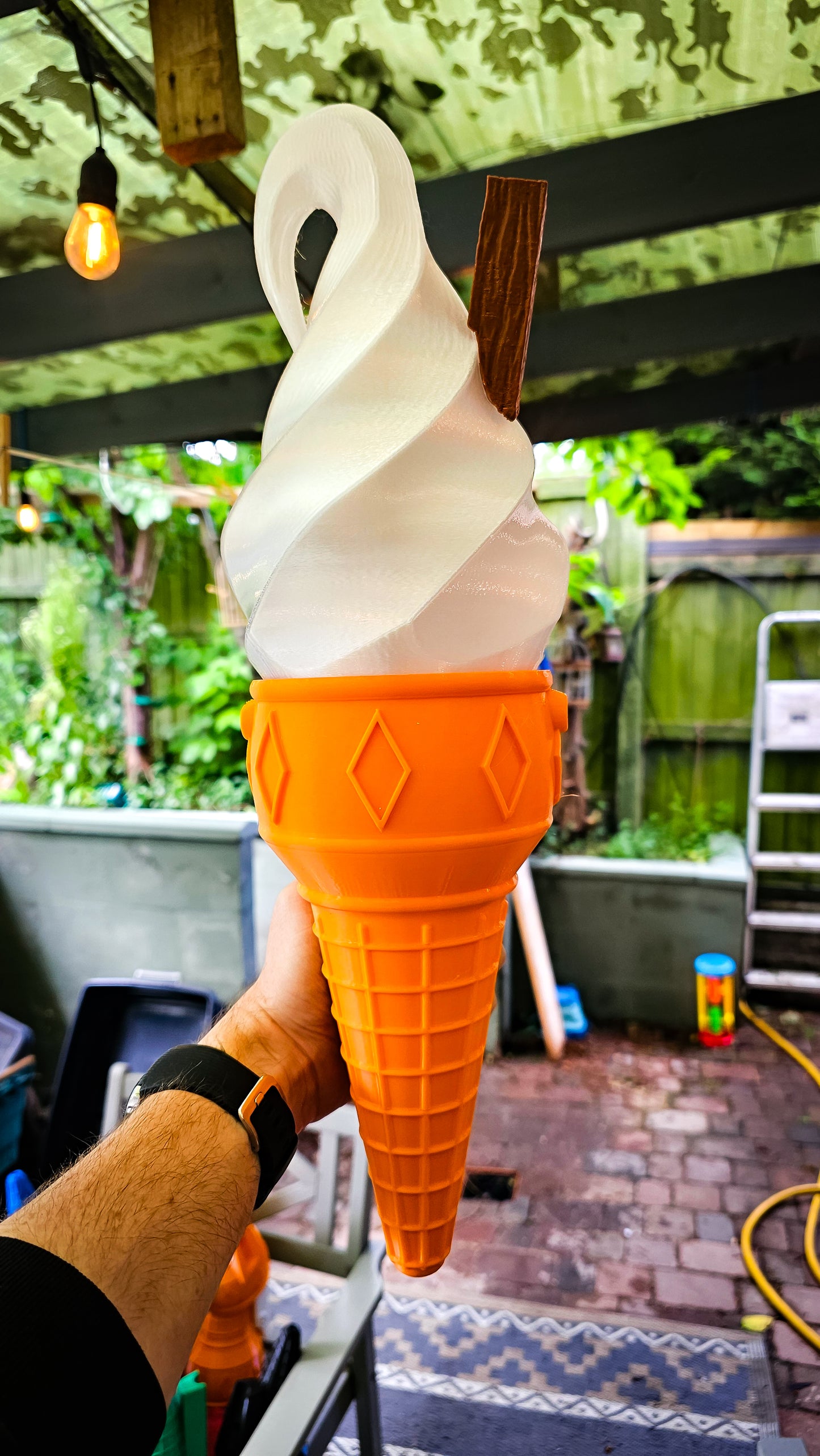 Pair of Ice Cream Van Light Up Cones β White OR Multicolour LED, RF Remote, Brackets & Fixings Included