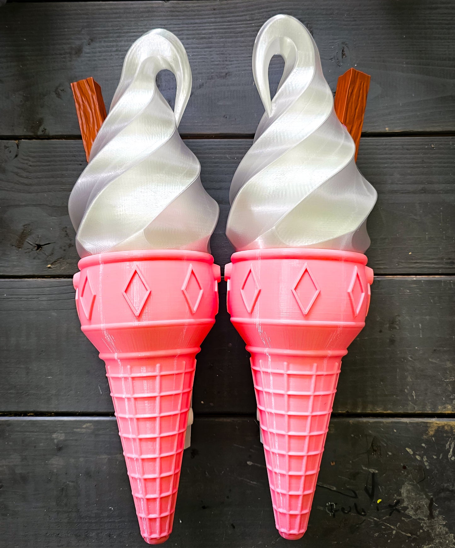 Pair of Ice Cream Van Light Up Cones β White OR Multicolour LED, RF Remote, Brackets & Fixings Included