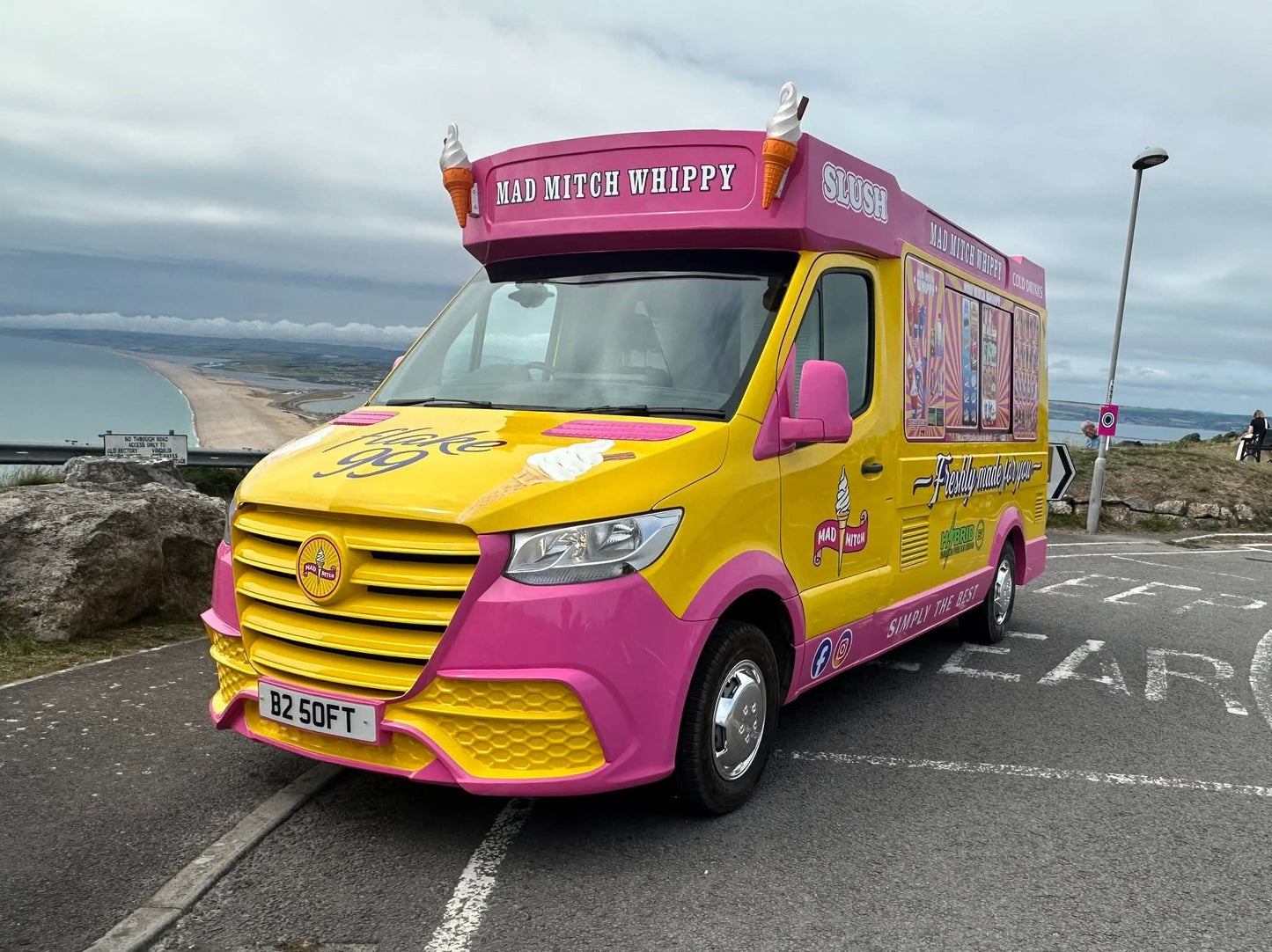 Pair of Ice Cream Van Light Up Cones  – White OR Multicolour LED, RF Remote, Brackets & Fixings Included